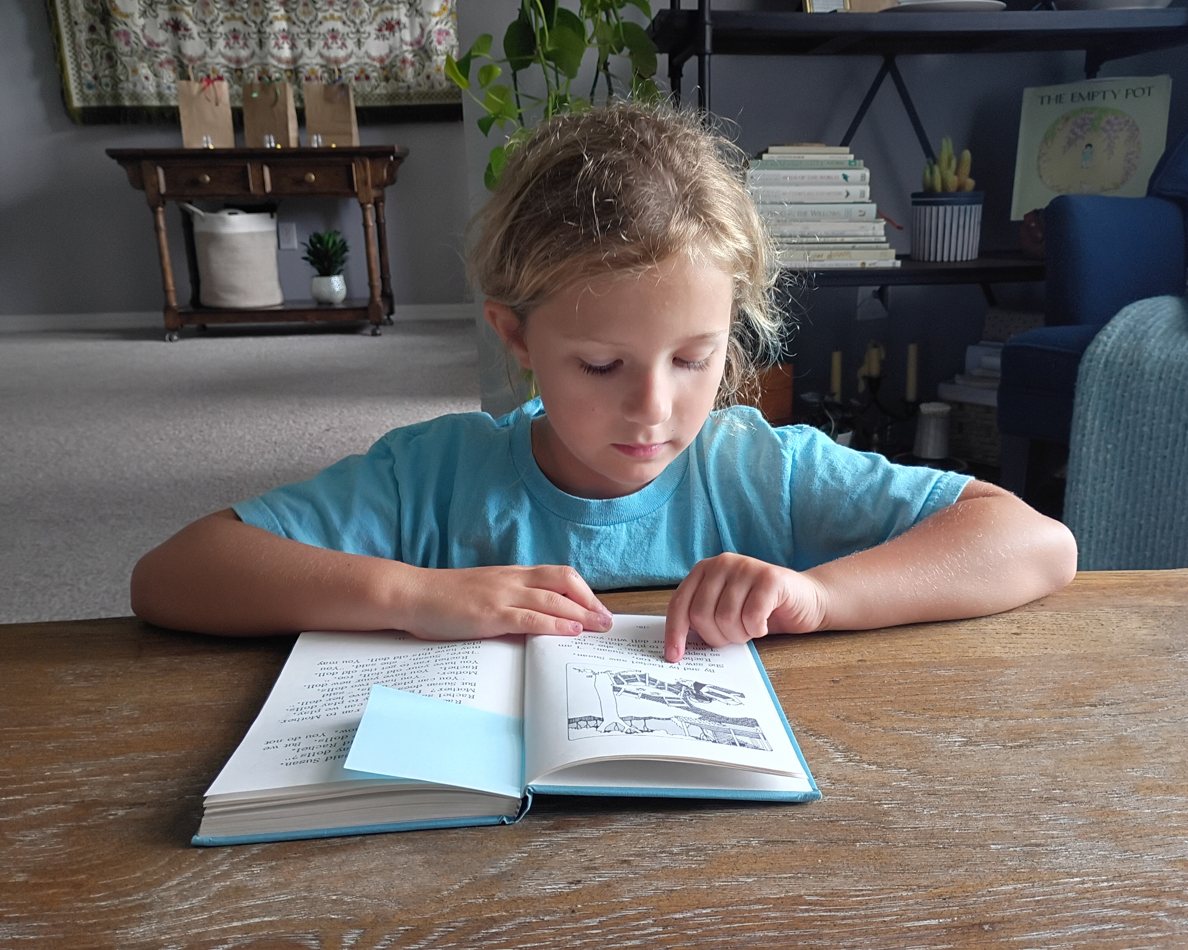 Reading Table